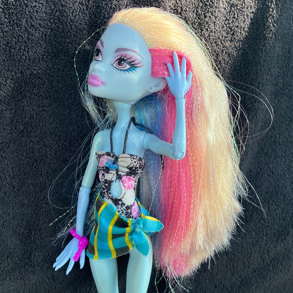 Vintage Monster High, Abbey Bominable, daughter of the yeti. Skull shore